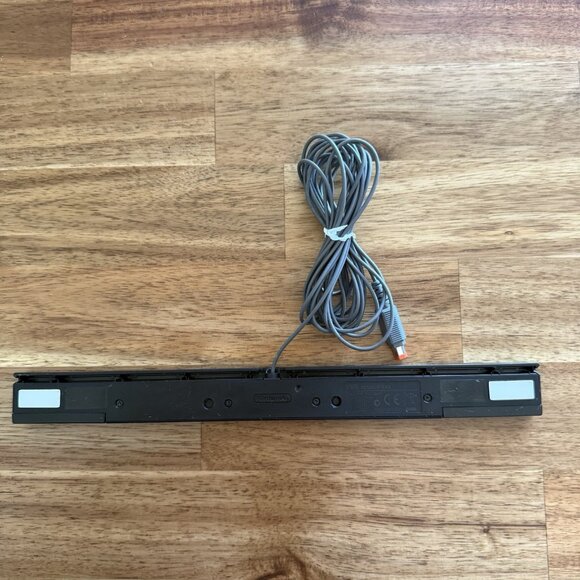 Nintendo Wii OEM Sensor Bar Wired Official RVL-014 Wii And Wii U Black Version - Picture 2 of 9